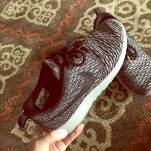 Women’s Nike Rose Run Flyknit